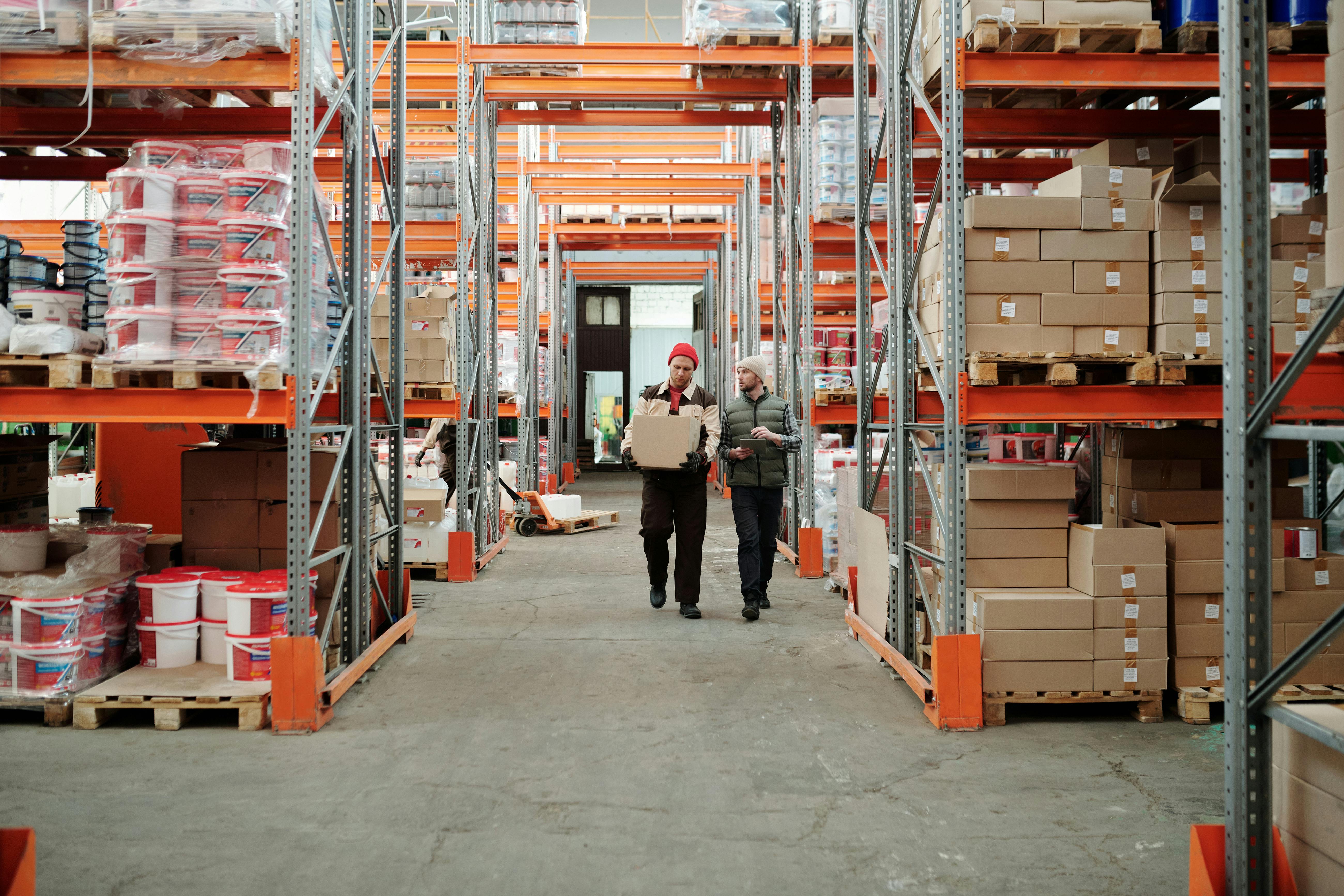 Distribution warehouse supporting the logistics case study